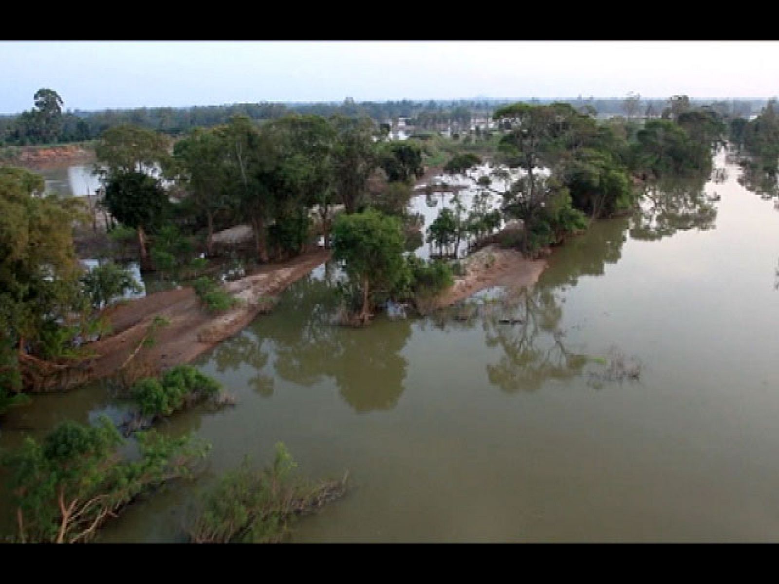 Sobrevolando el río Mekong, en Camboya