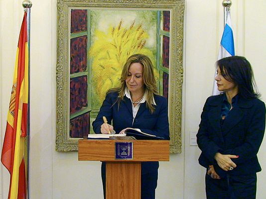  - Trinidad Jiménez es recibida con abucheos en Hebrón