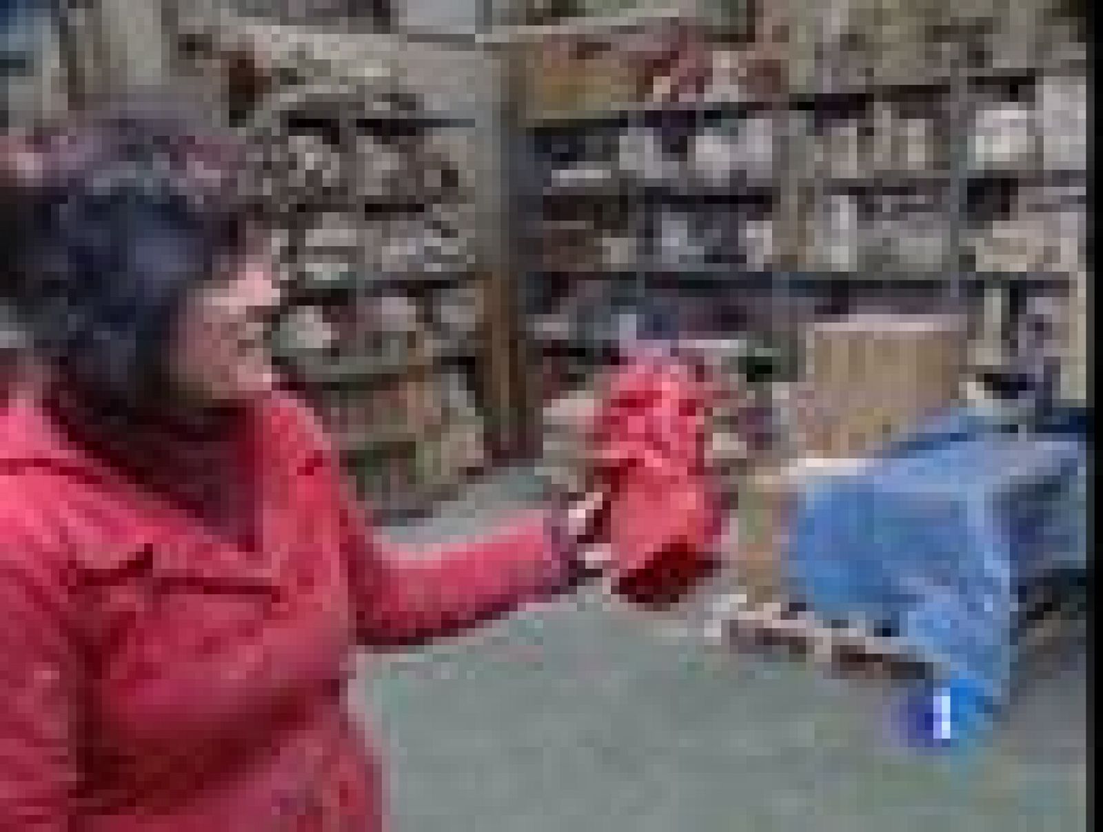 José Luis Fernández es un artista asturiano que lleva 23 años esculpiendo la estatuilla de los Goya