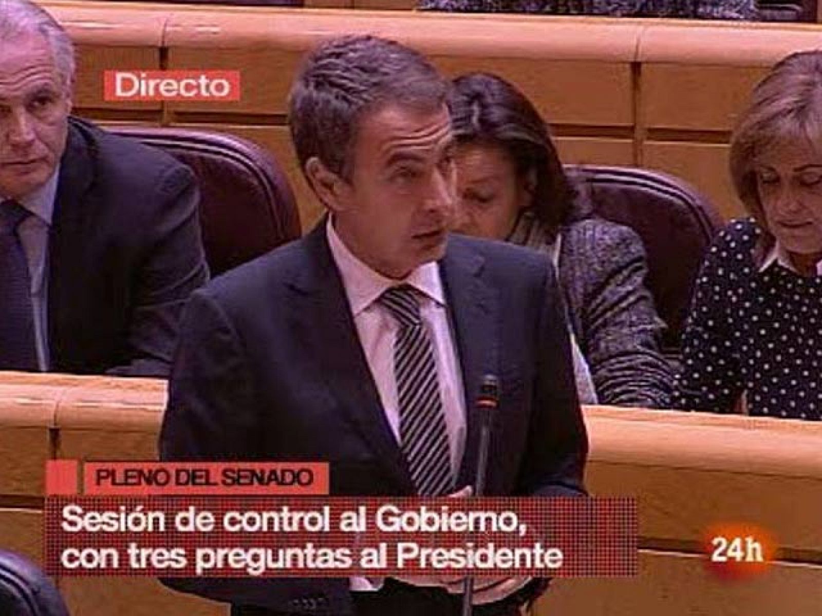 El PP califica el pacto social de "pactito feo" y Zapatero les acusa de "populismo barato" | Ver