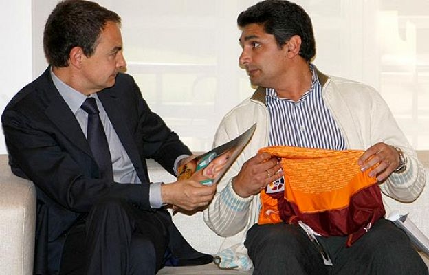 Zapatero, con el padre de Mari Luz