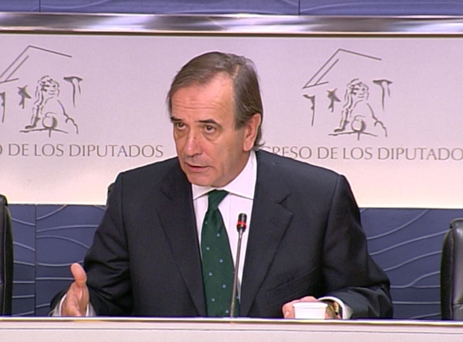 Hasta ahora todoslos grupos quieren que se revisen las pensiones de los parlamentarios