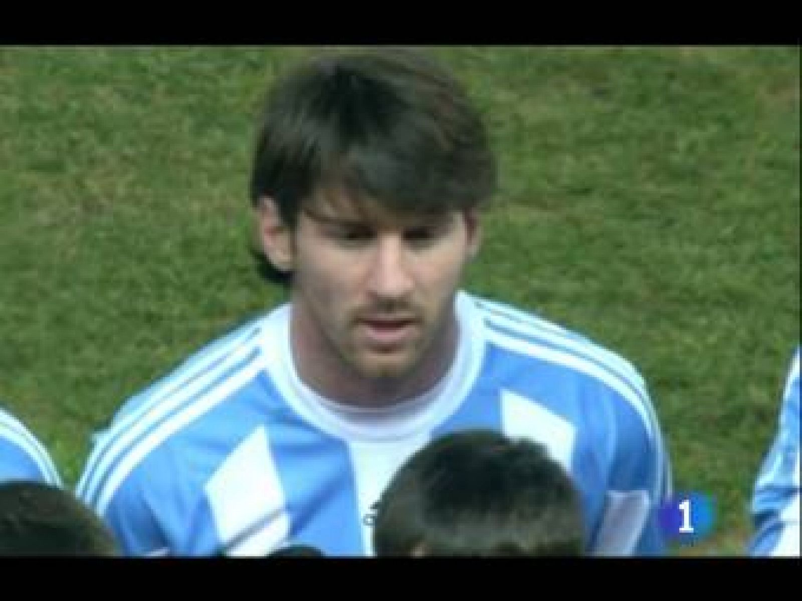 Telediario 1: Messi gana el duelo a Ronaldo | RTVE Play