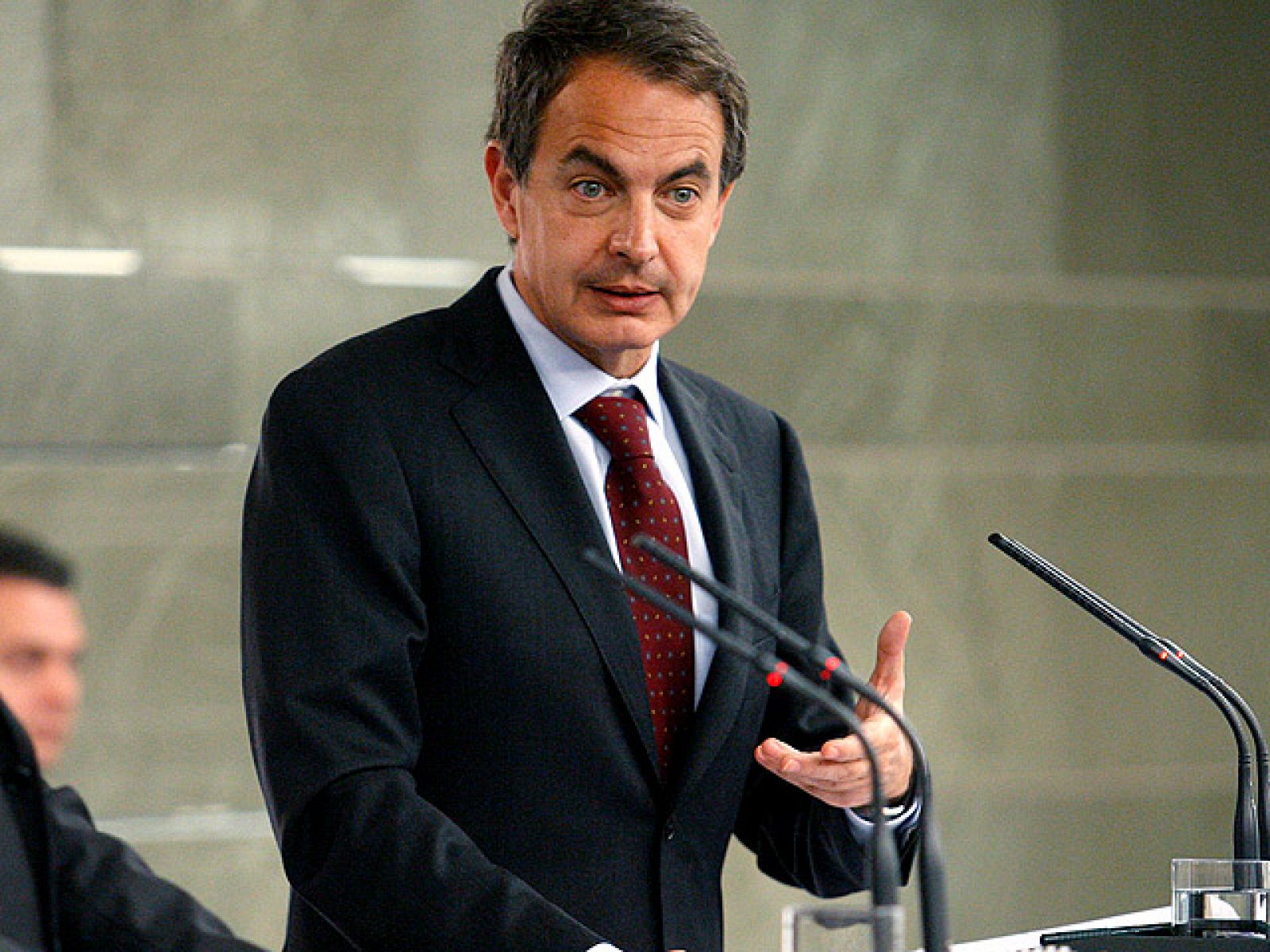 El presidente del Gobierno, José Luis Rodríguez Zapatero, ha asegurado que "tendremos que ver con el tiempo si es o no importante" la presentación de la nueva marca de Batasuna, Sortu. En una comparecencia de prensa en La Moncloa, ha pedido confianza en el Tribunal Supremo, que será quien determine la legalidad o no de la recién presentada formación. "Confiemos en la resolución judicial. El Supremo actuará con total independencia", ha añadido.