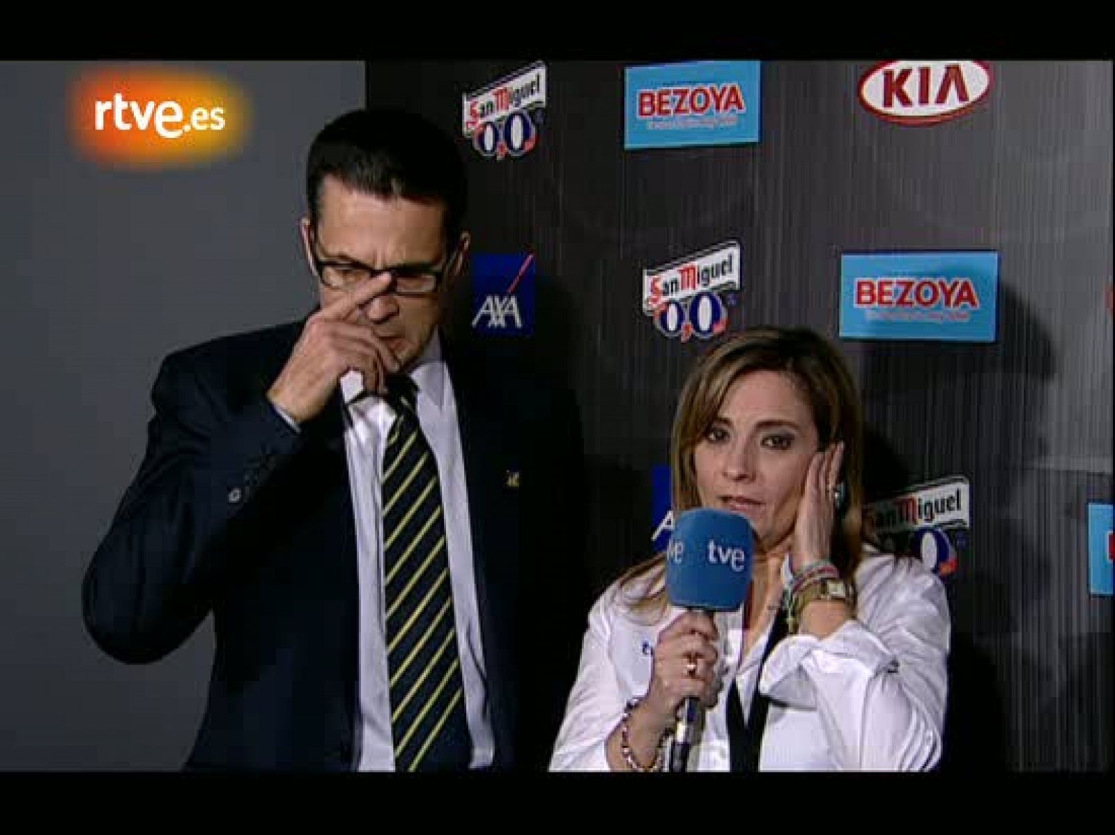 El entrenador del Gran Canaria agradece a sus jugadores el esfuerzo pese a la derrota y alaba al base madridista. Por su parte, Jaycee Carroll, el mejor del partido, transmite la decepción del vestuario amarillo