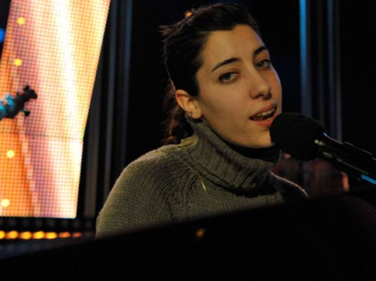 Eurovisión - Mónica Guech - Love shine a light