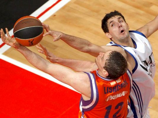 Telediario 1 - El Madrid rompe el sueño del Power