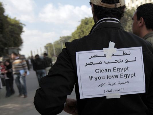  - Egipto recupera poco a poco la normalidad tras la revolución