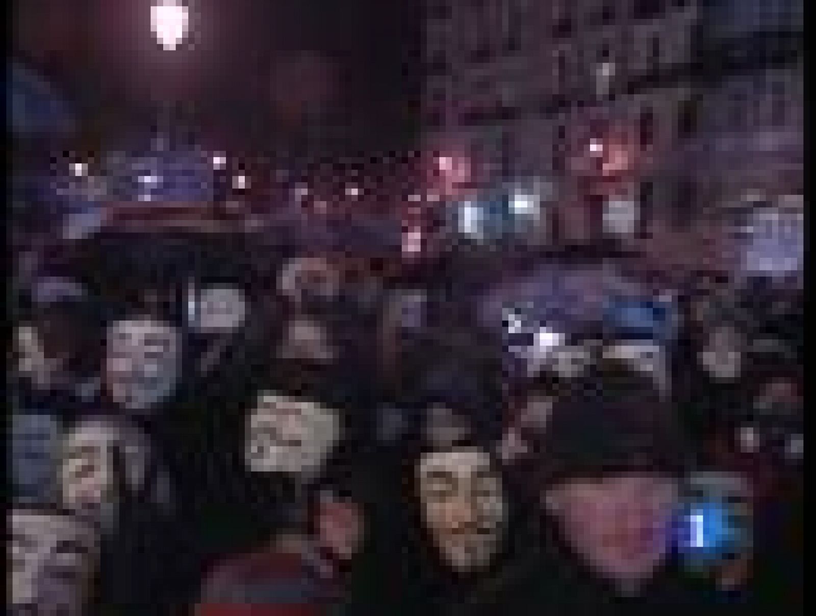 Anonymous protesta a las puertas de los Goya contra la ley Sinde