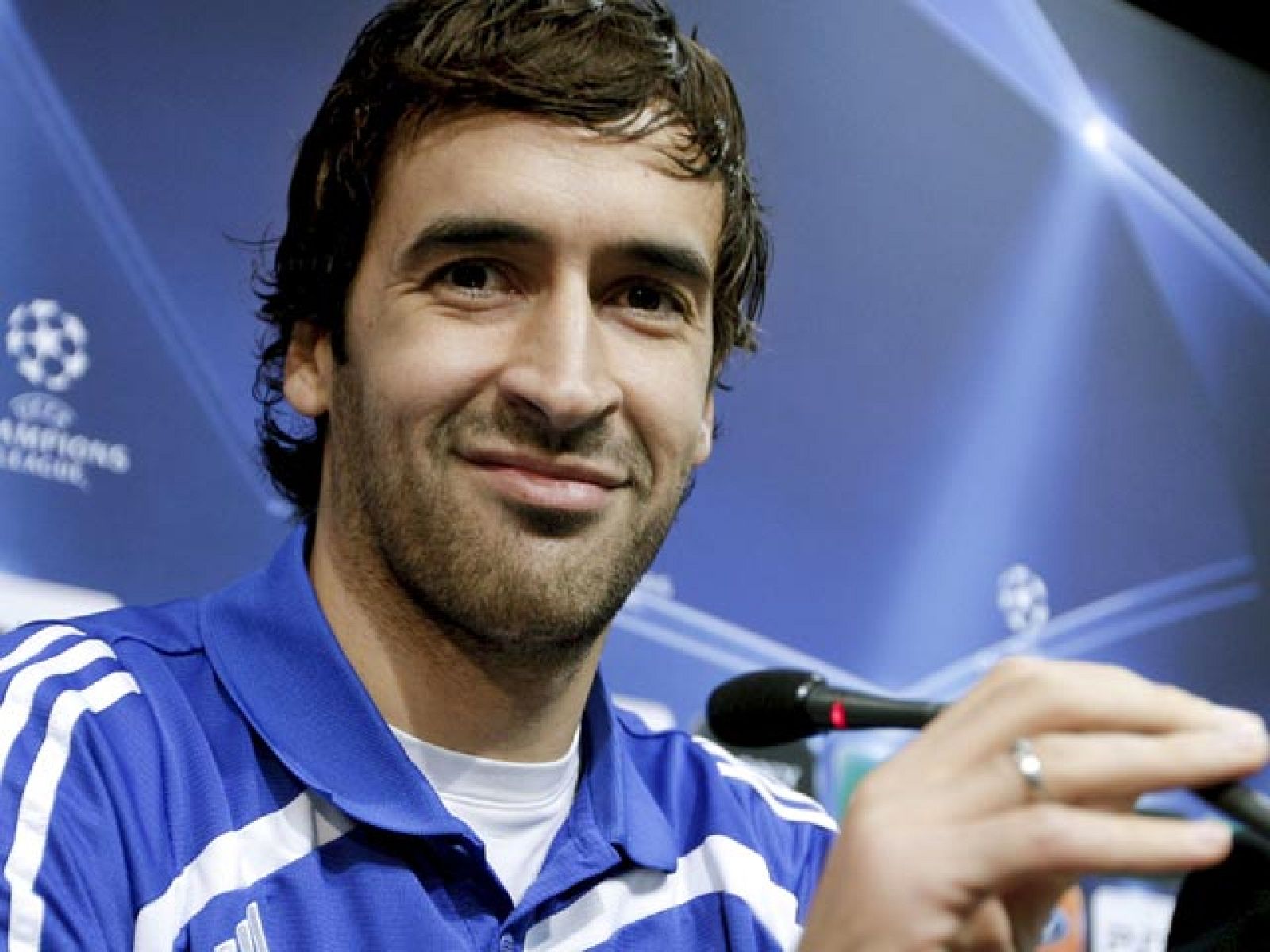 Raúl agradece el recibimiento de la afición en Valencia