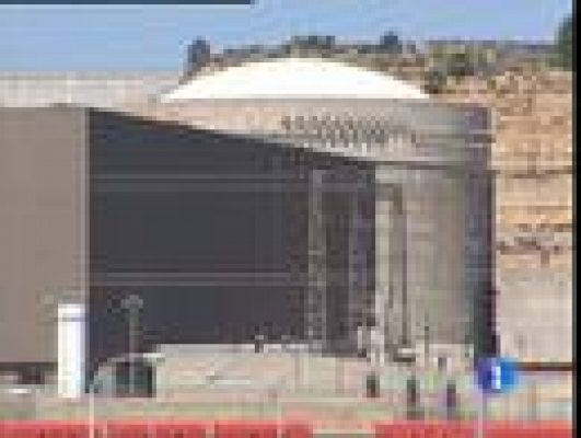 Telediario 1 - Amplían la vida de las nucleares