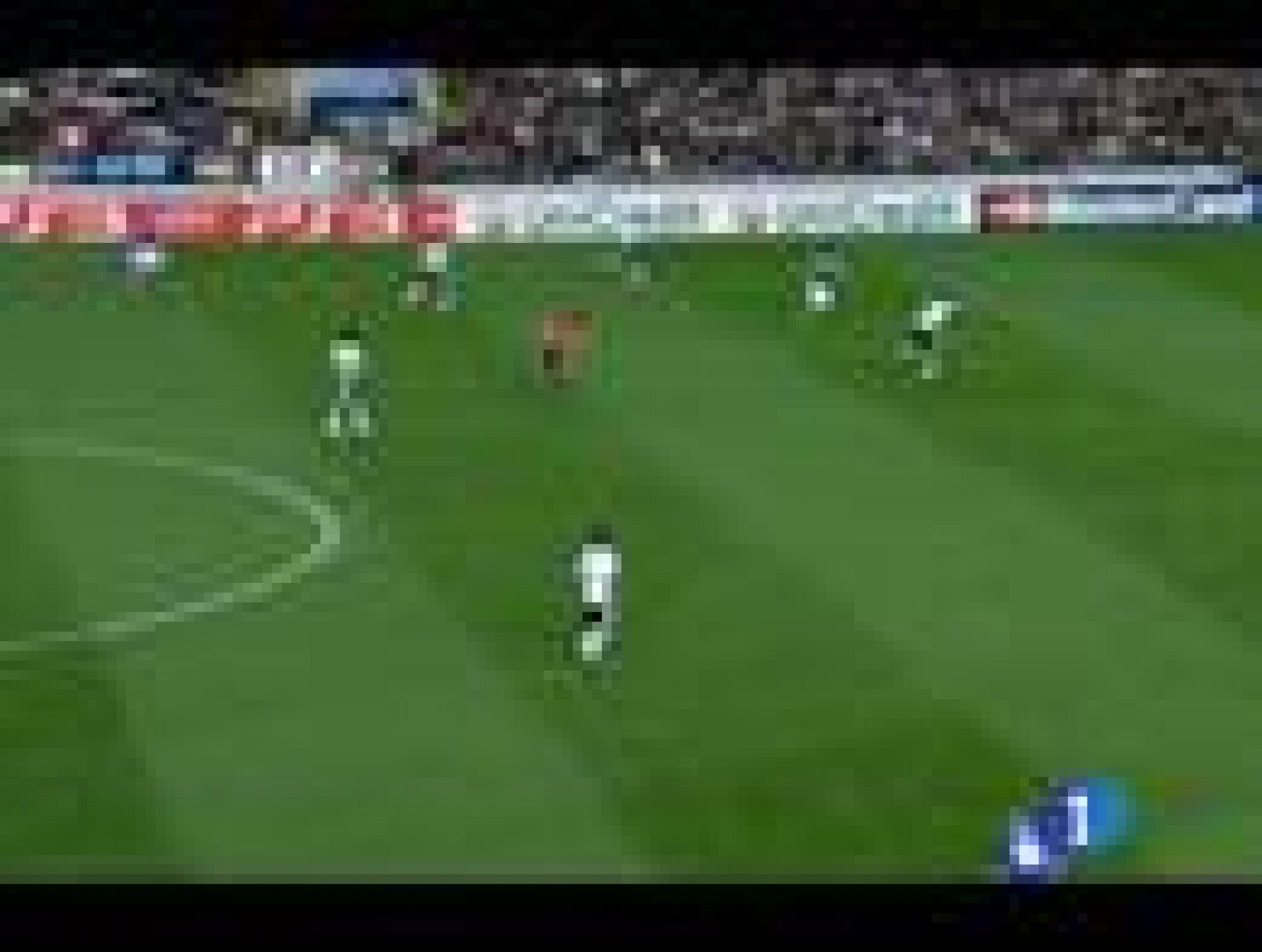 El gol del delantero del Schalke pone el 1-1 en el marcador y complica al Valencia