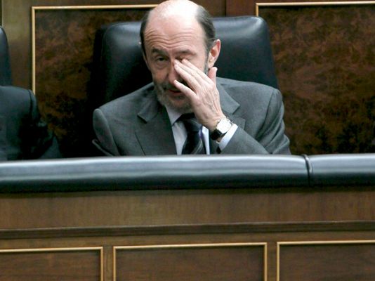  - Soraya ataca con Mercasevilla, Rubalcaba responde con Gürtel