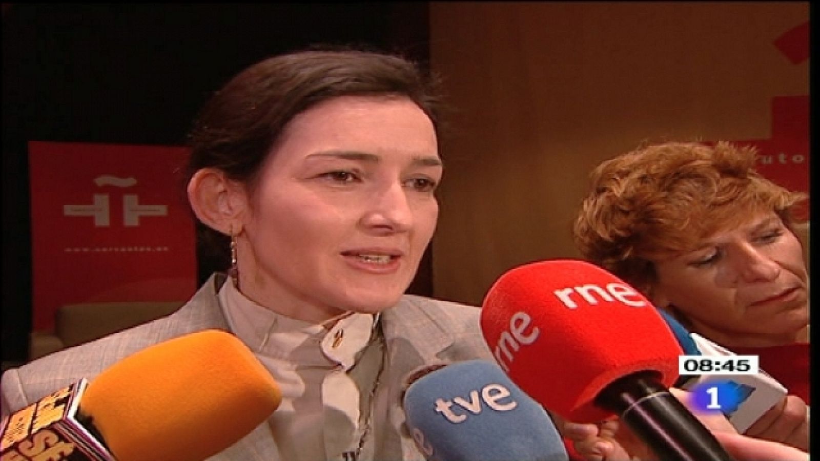 Telediario - 8.30 horas - 16/02/11 | Ver