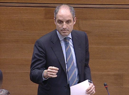 Telediario 1 - Cruce de acusaciones en Valencia