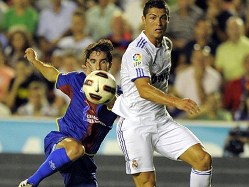 Mourinho lleva nueve años sin perder en casa, una barbaridad que quiere ampliar con una victoria en el partido frente al Levante, con el que podría acercarse al Barcelona en la lucha por la Liga.