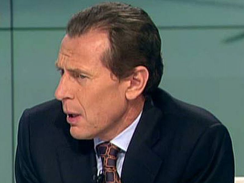 Emilio Butragueño, invitado en Estudio Estadio, ha asegurado que su equipo va a "mejorar" con el paso de los partidos y ha admitido la dificultad de luchar contra el Barcelona, que "tiene un equipo hecho". Cuestionado por Agüero, ha asegurado que "es