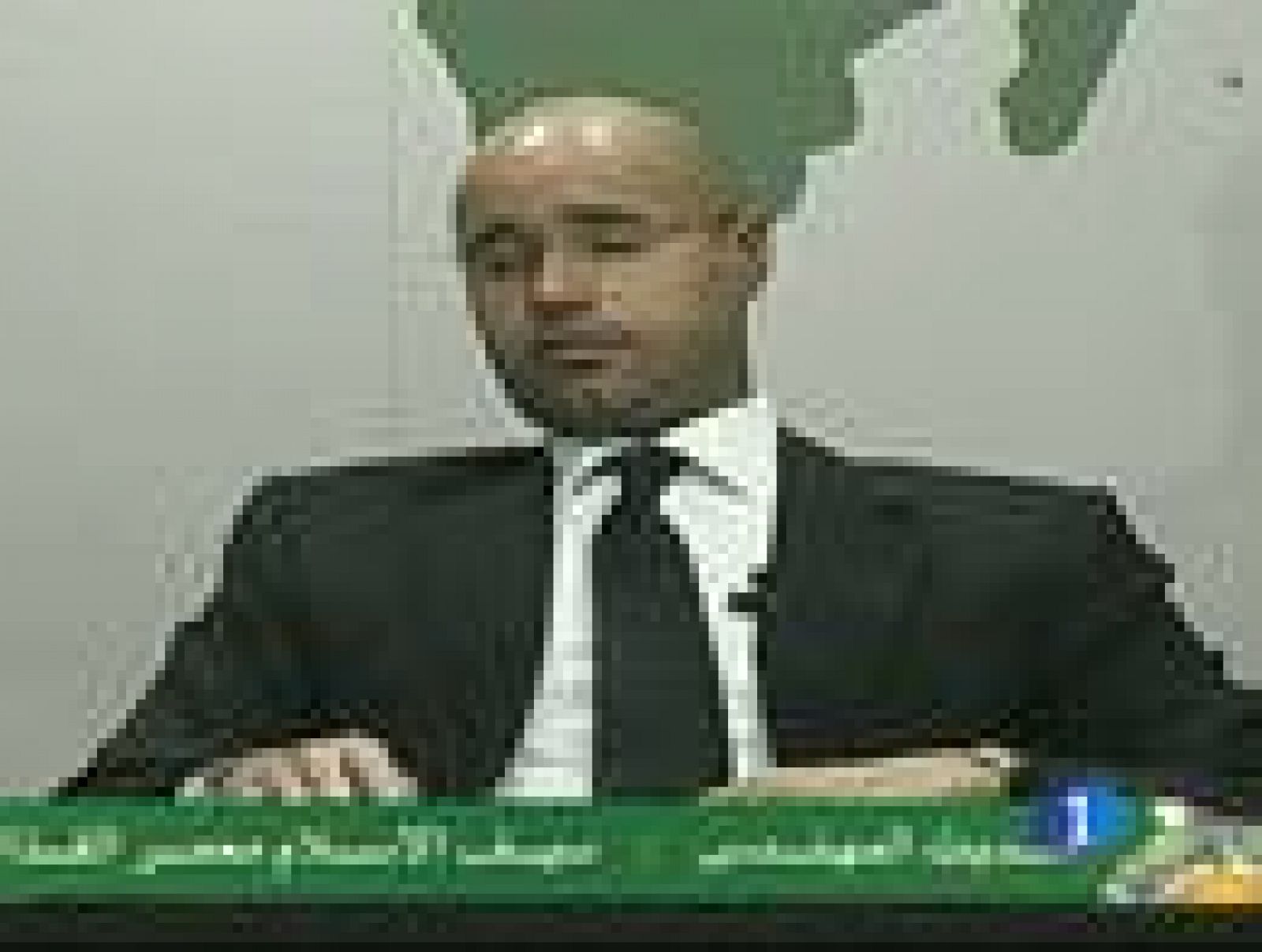 El hijo de Gadafi amenaza con que habrá "ríos de sangre" si no cesa la rebelión