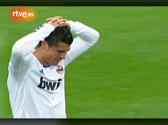 Cristiano dispara pero no acierta