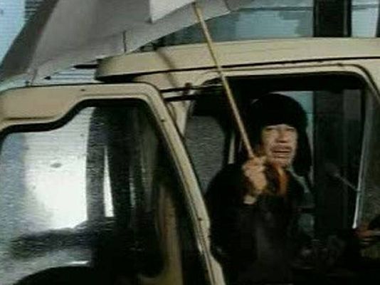 Telediario 1 - Gadafi desafía la revuelta