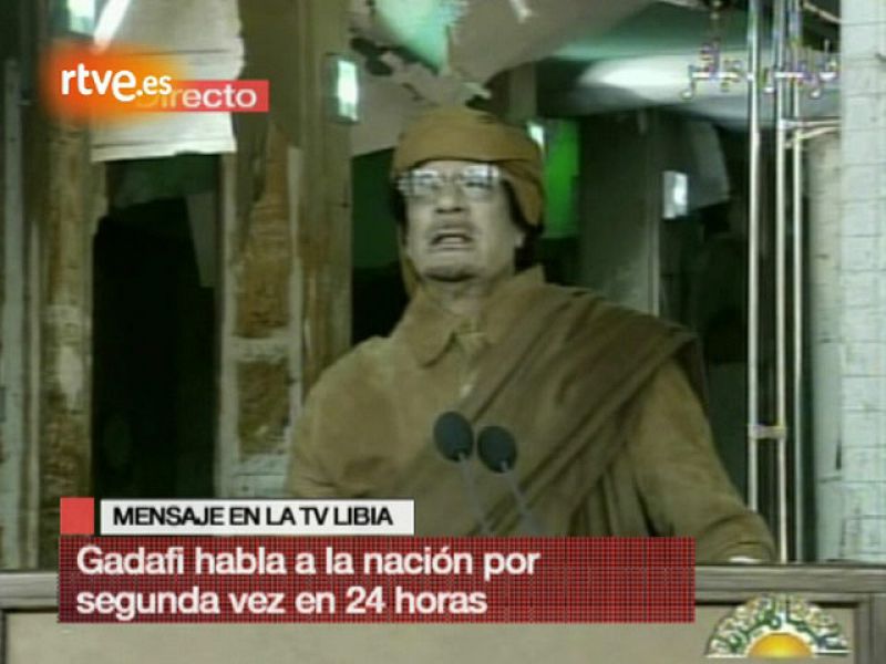 El líder libio dice que no tiene ningún cargo y que él está liderando una revolución que no puede ceder ante los "ratones" de las revueltas.