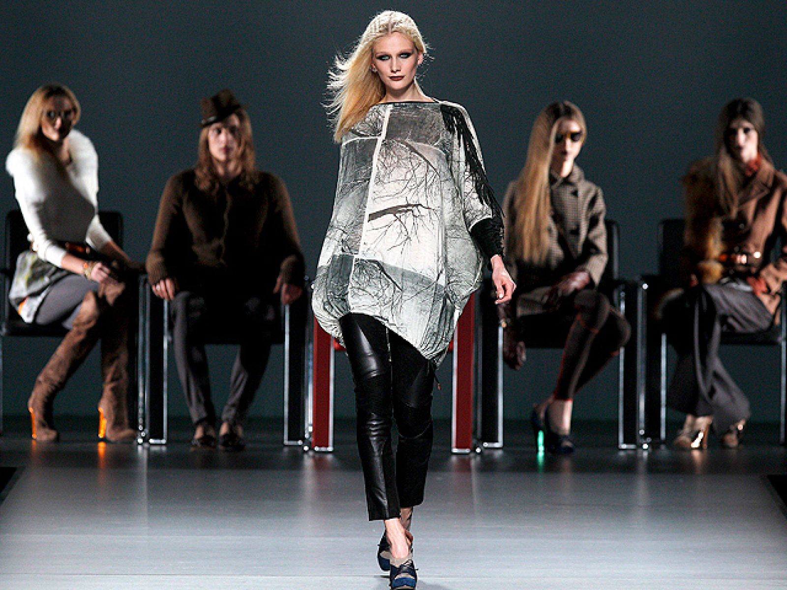 Desfile íntegro de Ion Fiz en Cibeles Madrid Fashion Week 2011 | Ver