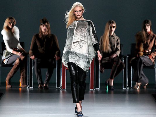  - Desfile íntegro de Ion Fiz