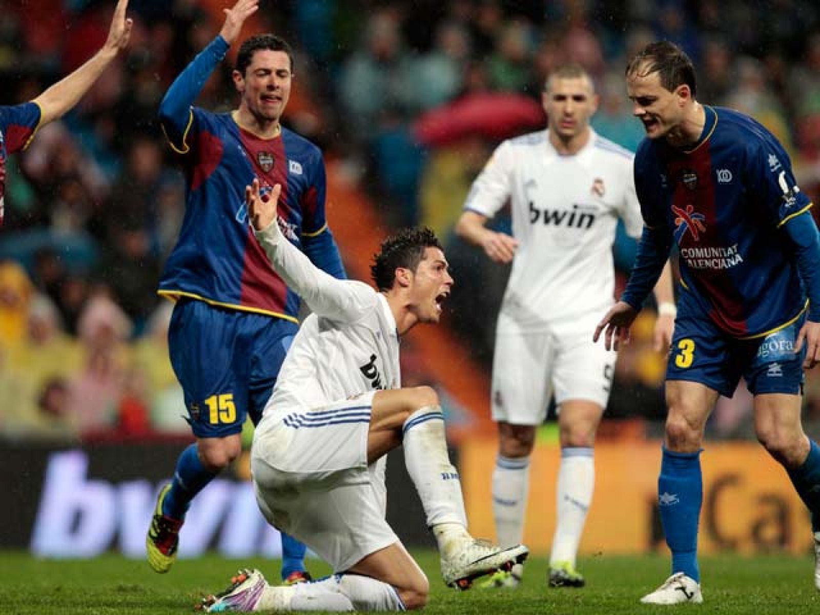 Las faltas se resisten a Cristiano | Ver