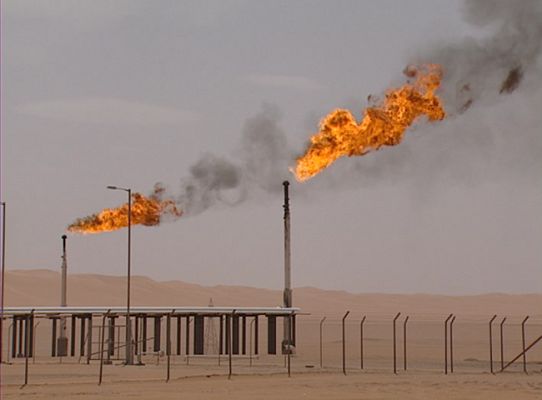 Telediario 1 - El  petróleo sigue subiendo