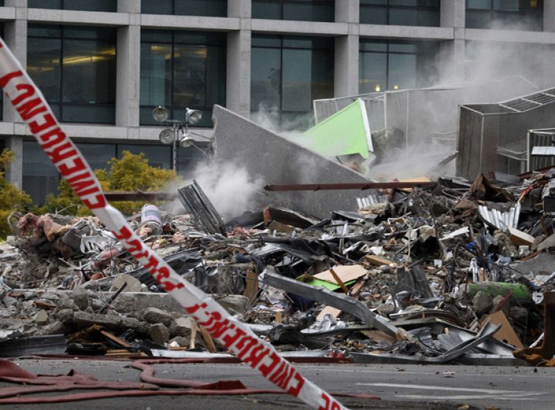  Busqueda a contrareloj en Nueva Zelanda para encontrar supervivientes del terremoto