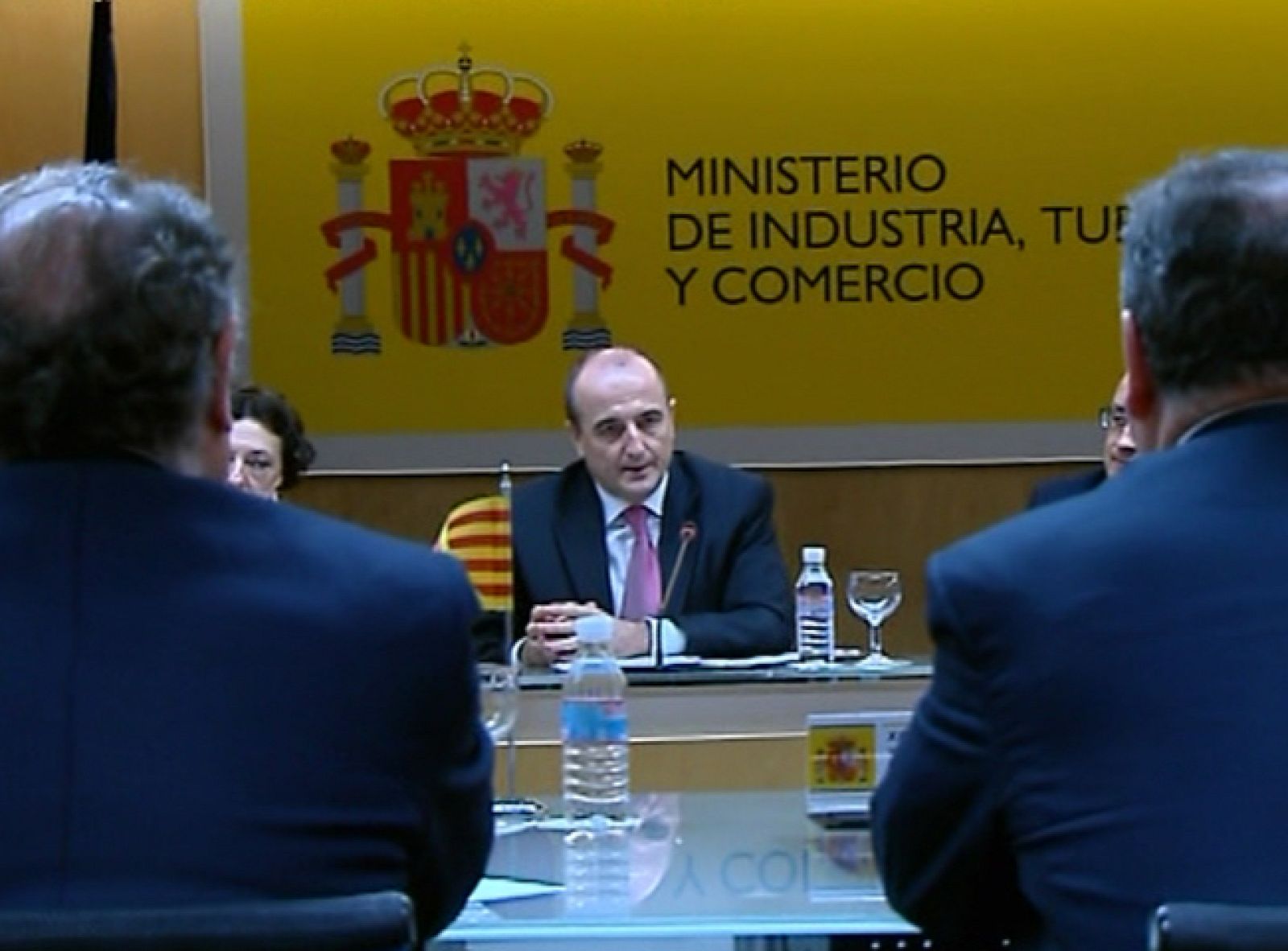 Telediario 1: Fabricantes y concesionarios | RTVE Play