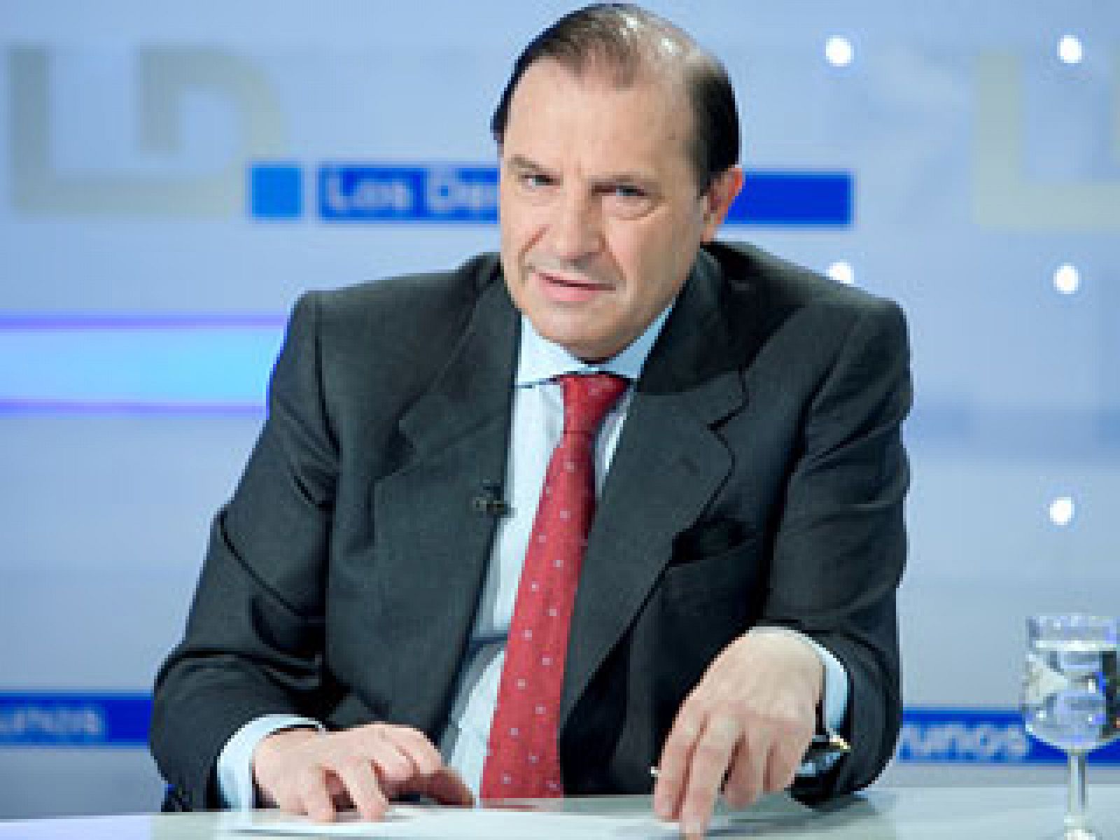 Martínez Pujalte en Los Desayunos:  "Con un 20% de paro es ridículo hablar de política social" - Los desayunos | Ver