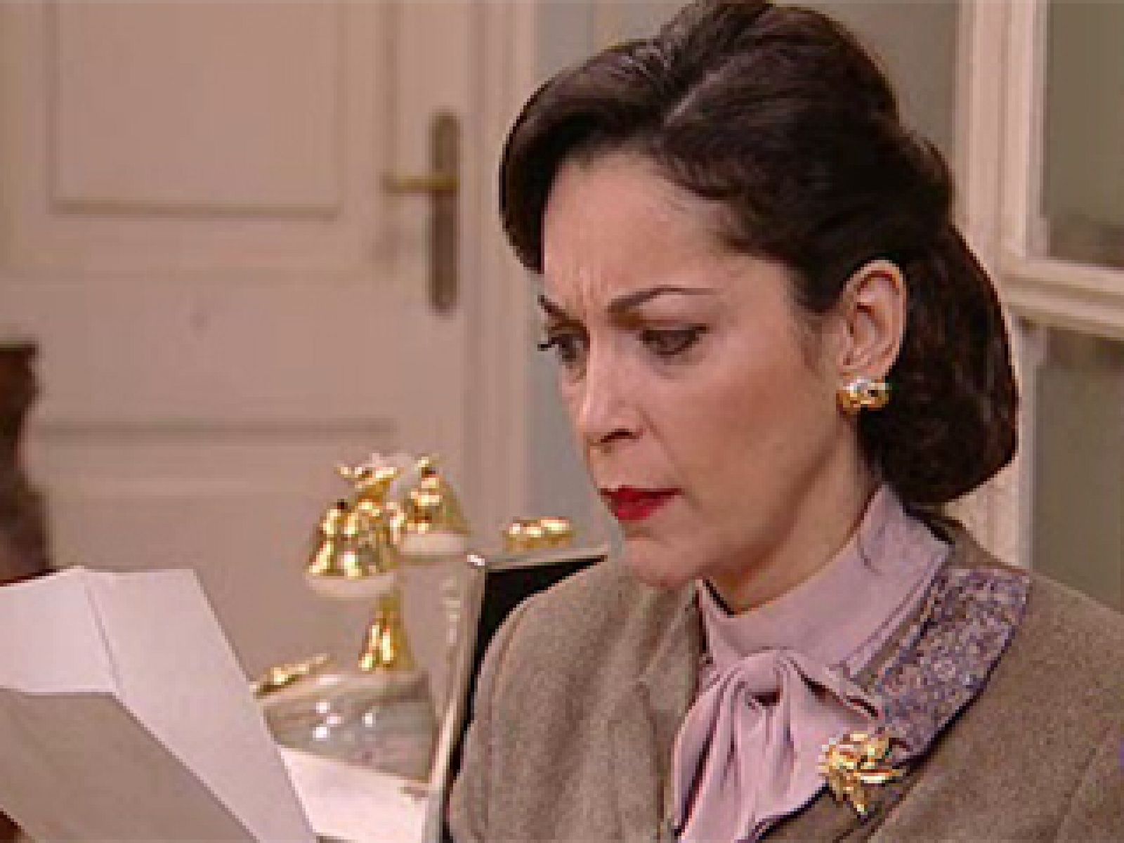 Amar - Eulalia, indignada al leer la carta de Juan Carlos