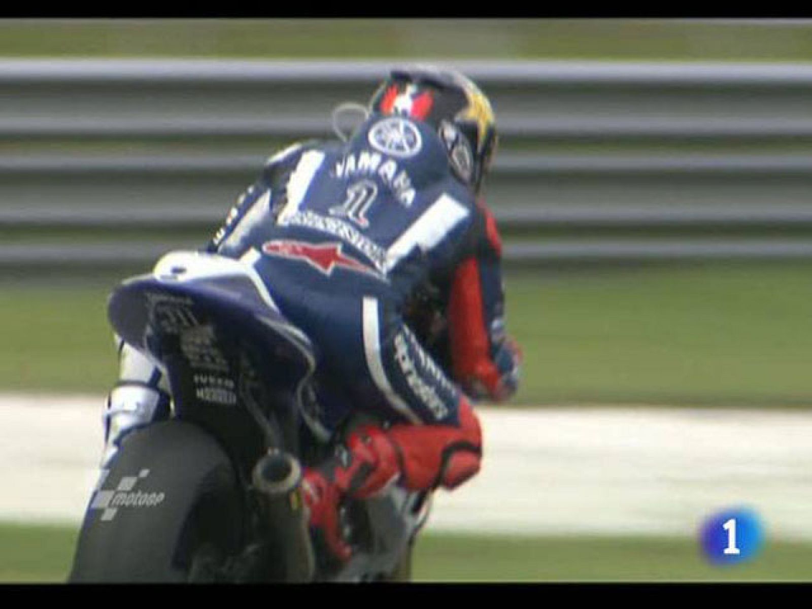 A la Yamaha M1 le cuesta arrancar | Ver