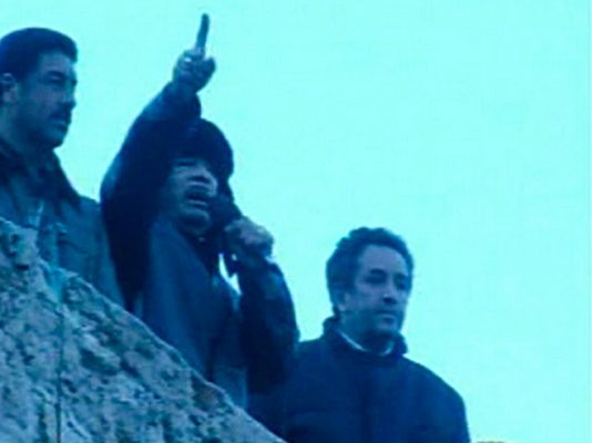  - Gadafi anuncia que armará a sus seguidores para "aplastar al enemigo"