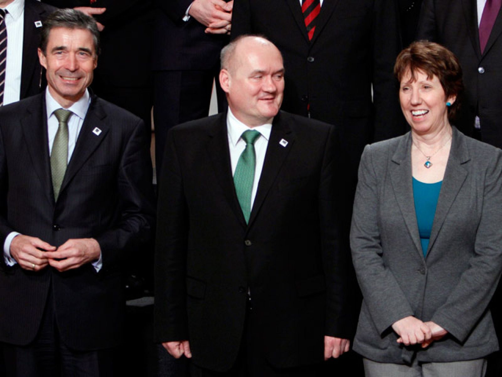 La OTAN y la Unión Europea estudian medidas para evacuar Libia