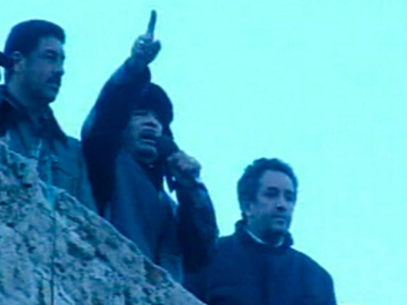 Gadafi anuncia que podría abrir los arsenales a sus partidarios