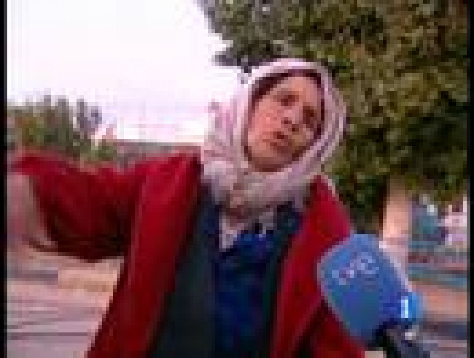 Huida masiva por la frontera entre Libia y Túnez | Ver