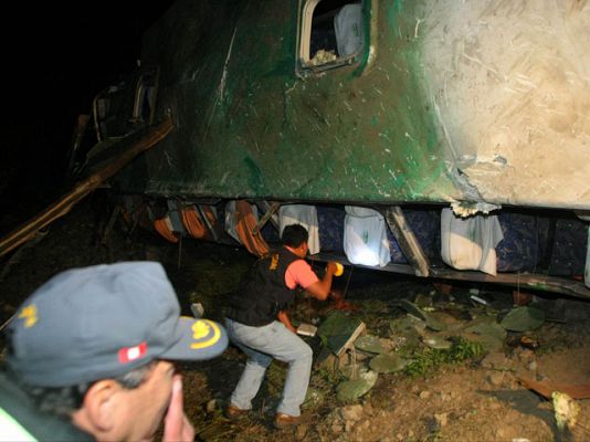  - 24 muertos en un accidente en Perú
