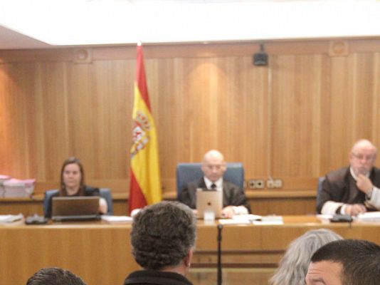 Telediario 1 - Los abogados de oficio piden cobrar