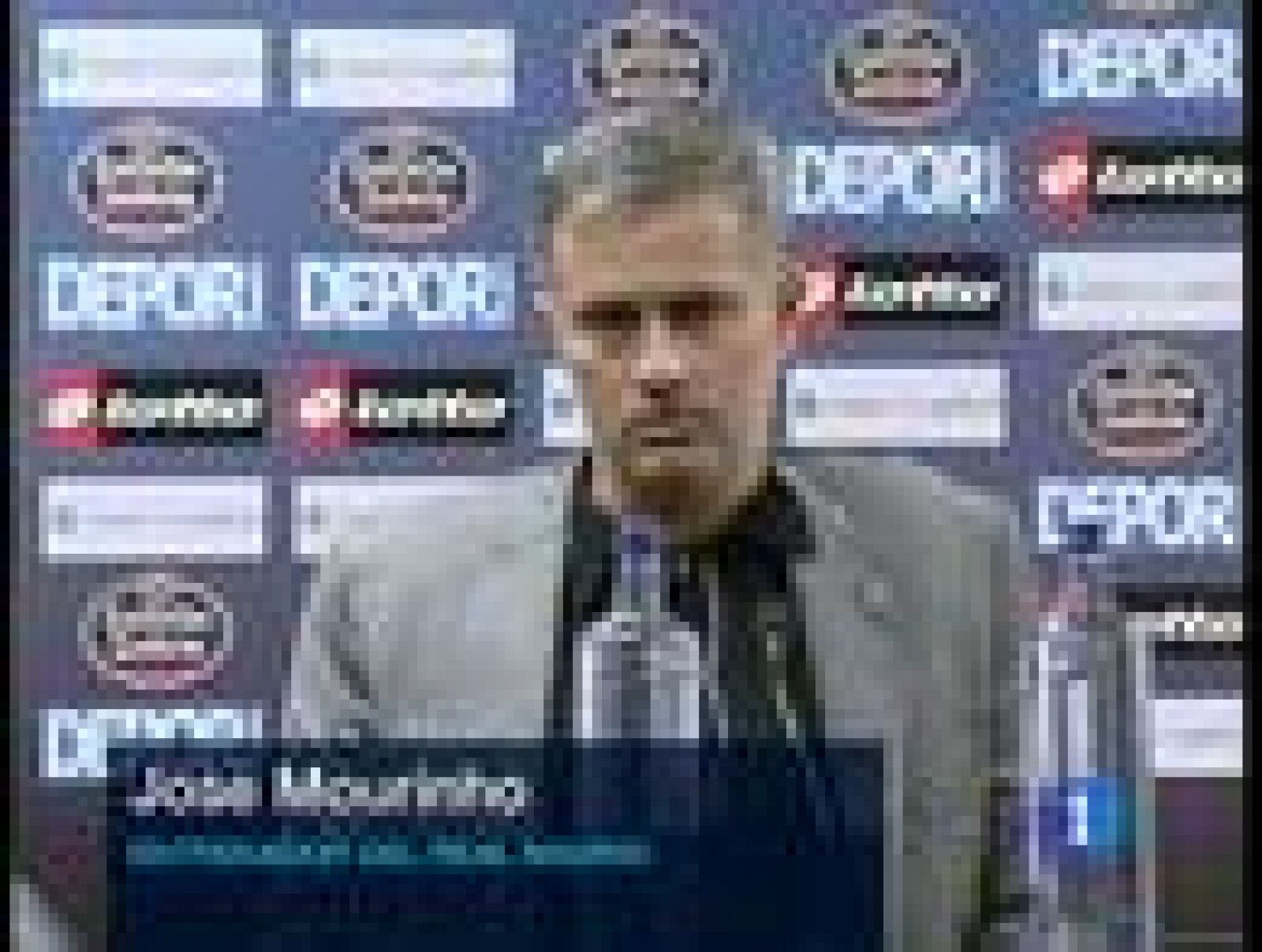 "Después jugar en Europa, lo normal es jugar en domingo. Pero se ríen de mí a nuestras espaldas", dijo Mourinho, enfadado por tener que jugar esta el sábado ante el Depor tras su partido de Liga de Campeones ante el Lyon el miércoles.