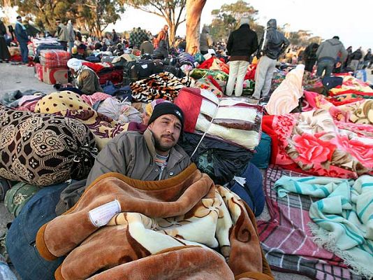  - El régimen libio resiste en Trípoli los avances de los rebeldes
