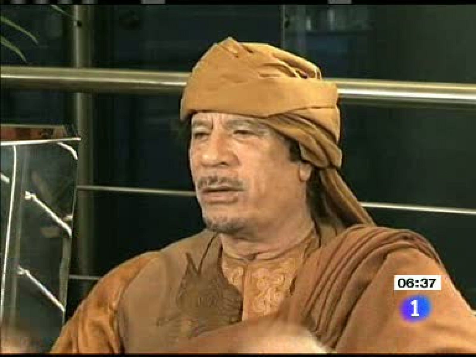 Sin programa: Gadafi no reconoce su acorralamiento y niega las manifestaciones contra él | RTVE Play