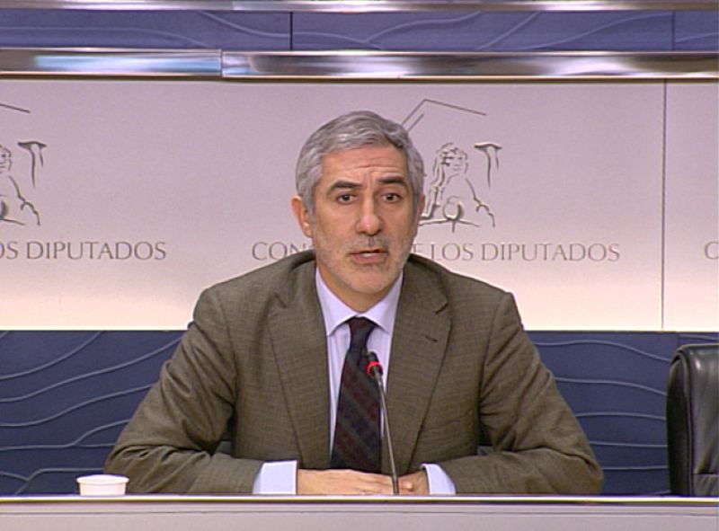 PP e IU acusan al Gobierno de improvisación en las medidas de ahorro