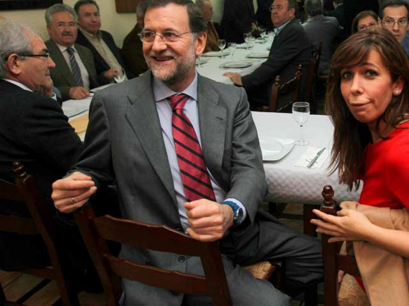 Rajoy dice que no hay que resignarse a una cifra "inadmisible" de paro | Ver