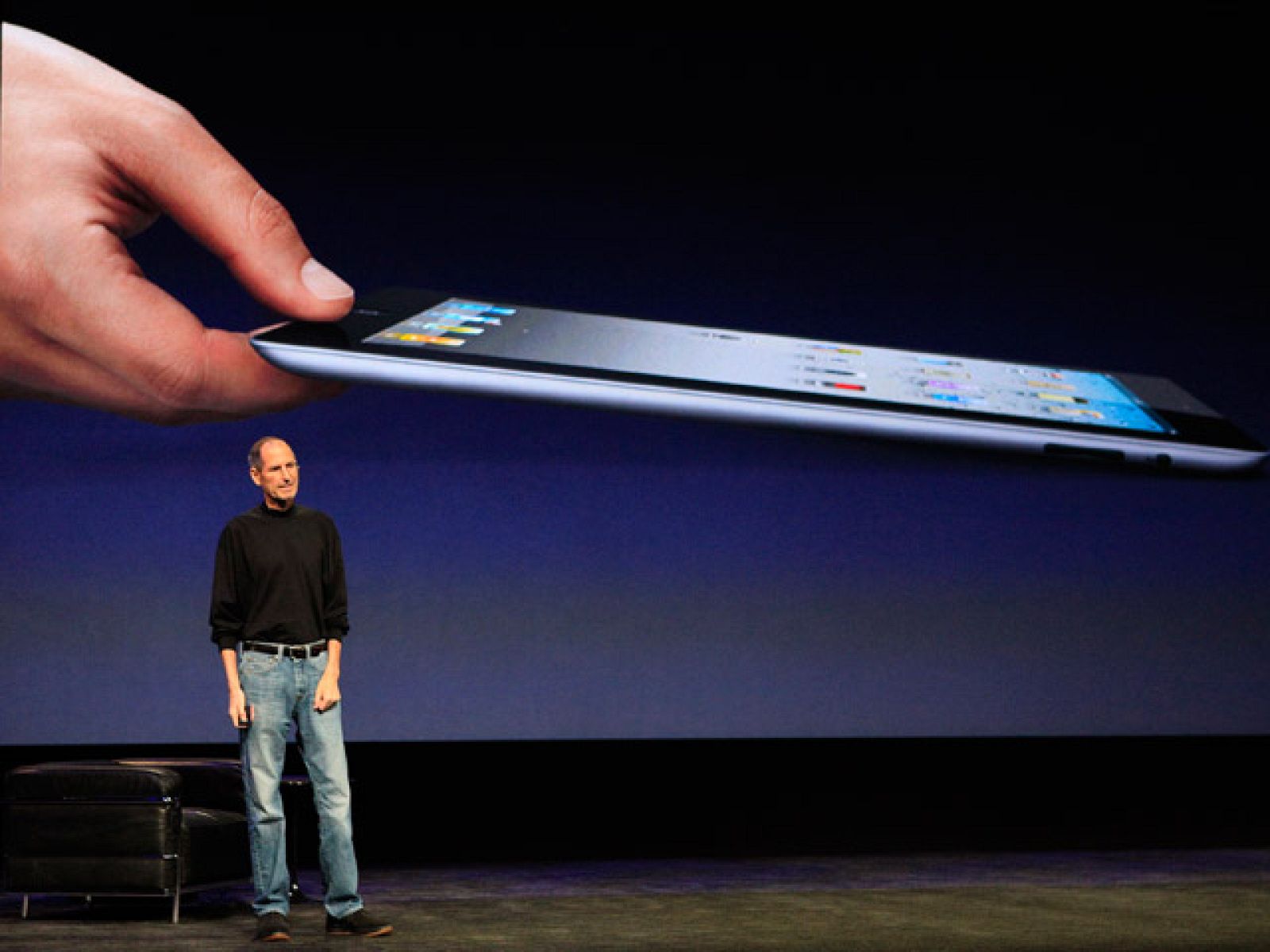 A pesar de estar de baja por enfermedad Steve Jobs ha sido el encargado de presentar el iPad 2