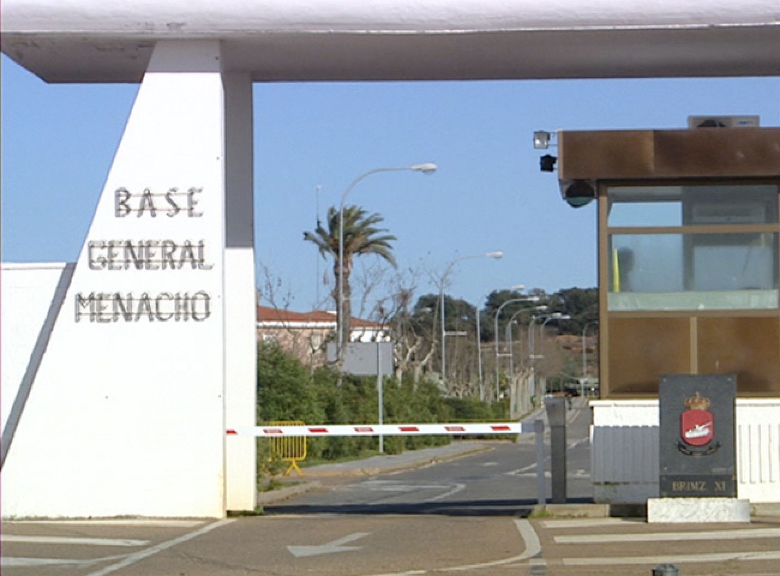 El Ejército releva temporalmente a los 10 militares que estaban al cargo de la seguridad de la base de Badajoz
