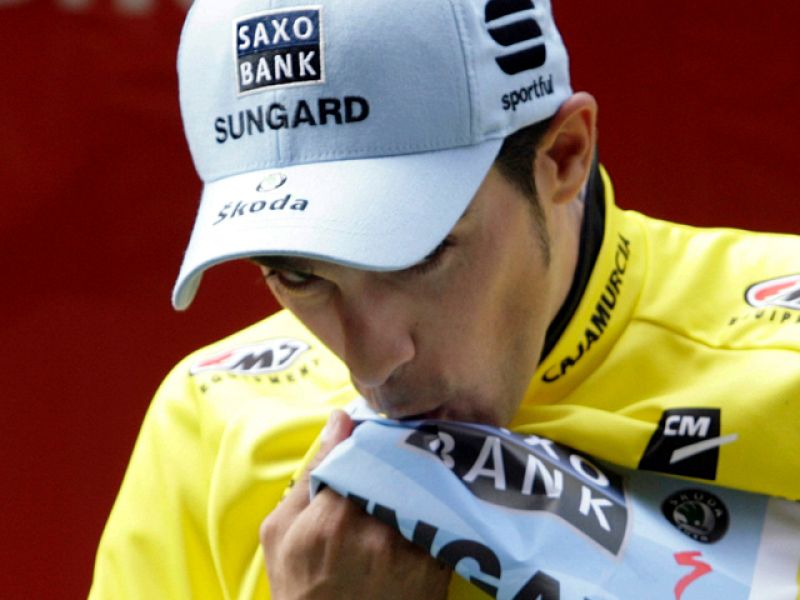 Alberto Contador, del equipo Saxo Bank, se ha impuesto en la Vuelta a Murcia tras ganar la contrarreloj final por delante del francés Jerome Coppel y el ruso Denis Menchov.