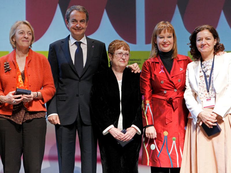 Zapatero: "De los hombres depende erradicar la lacra de la violencia de género"