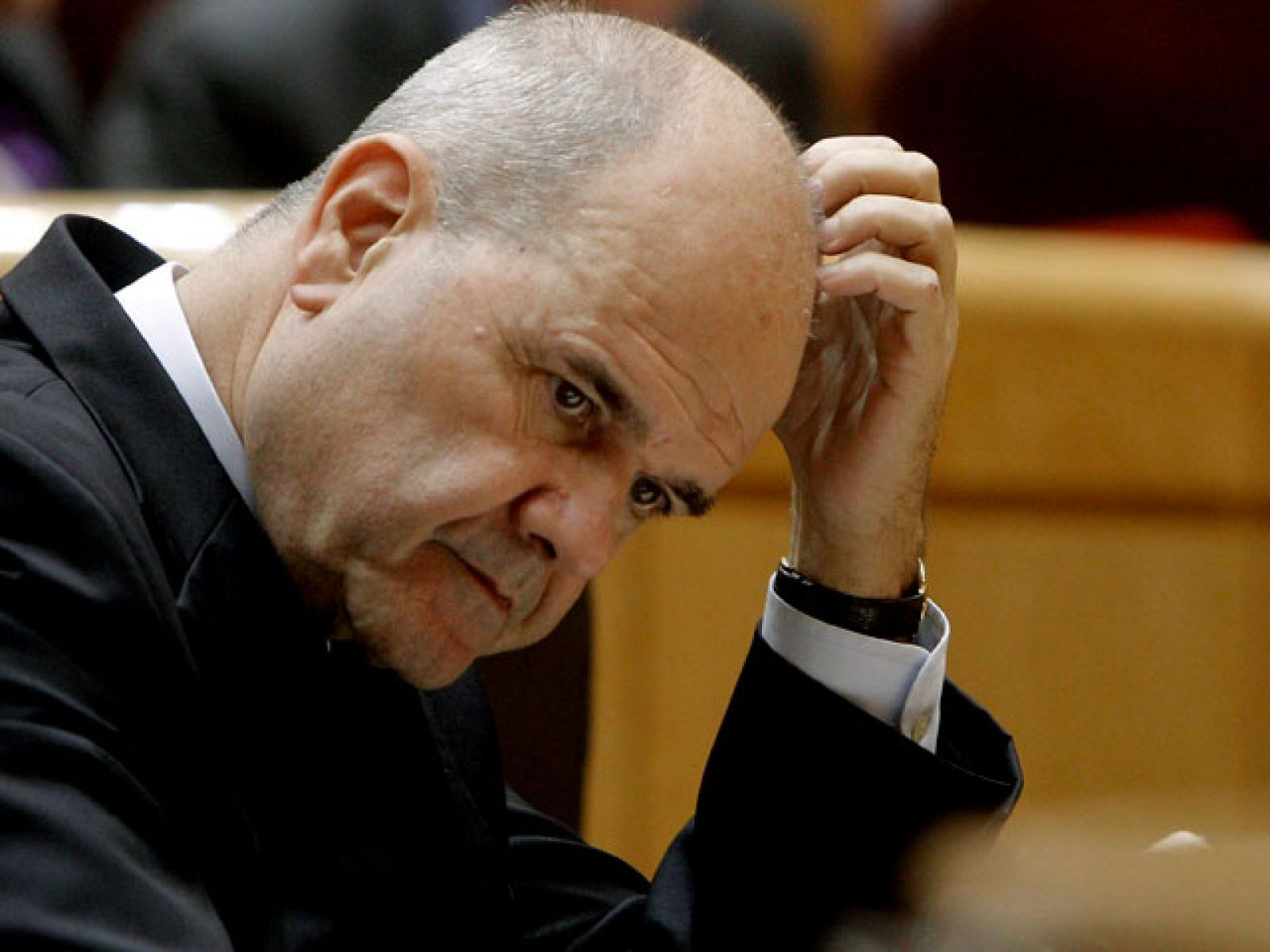 Chaves asume fallos en los controles de los ERE pero niega irregularidades